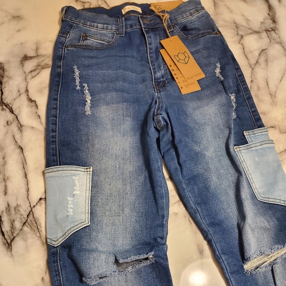 Distressed Denim Skinny Jeans with Fading & Light Wash Patch Pockets - Picture 6 of 8